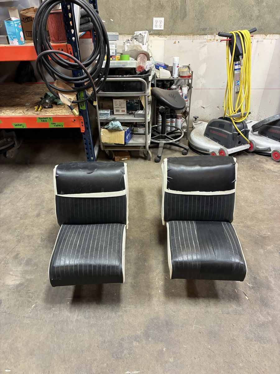 Back to back boat seats