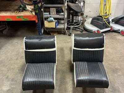 Back to back boat seats