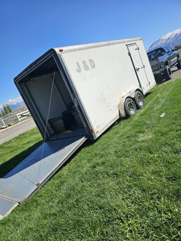 22 ft enclosed