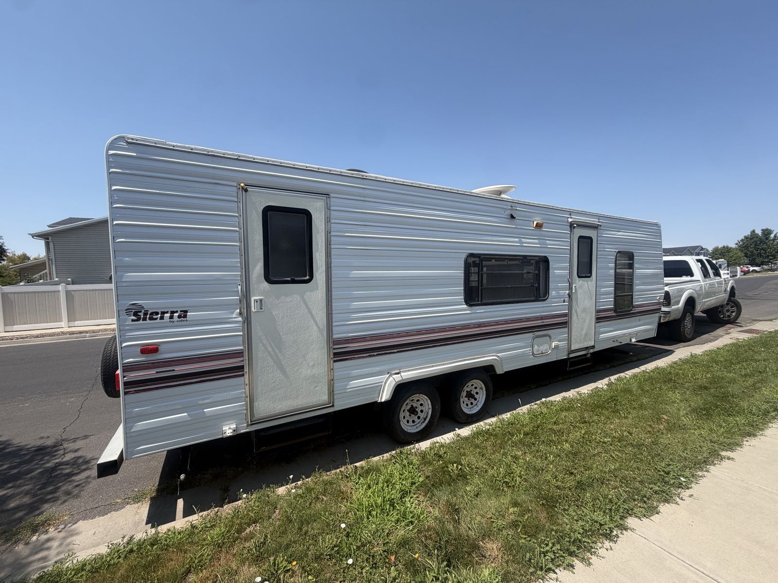 1996 Cobra Sierra 30' Travel Trailer