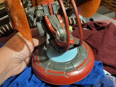 Jazwares Halo Infinite Master Chief Mjolnir MK VI with Weapon Rack, 2021 Microsoft Toy