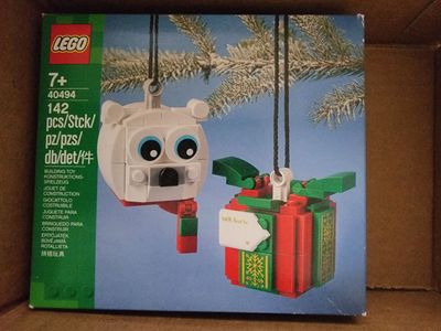 LEGO 40494 Polar Bear & Gift Pack Retired