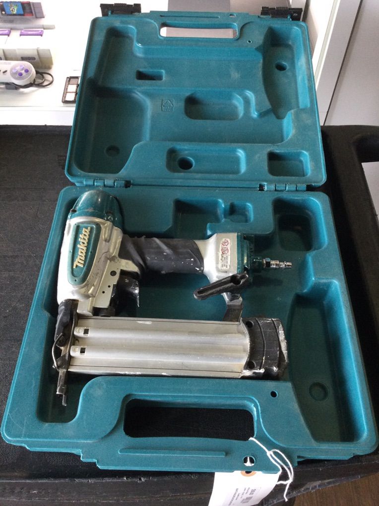 Makita Brad Nailer