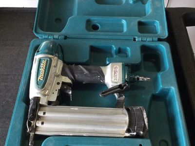Makita Brad Nailer