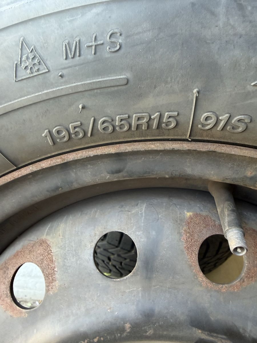Main image 3