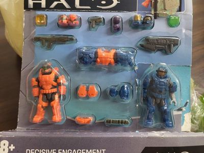 Mega Construx Halo Infinite Decisive Engagement Figure Pack HKT16 - Orange & Blue Spartans