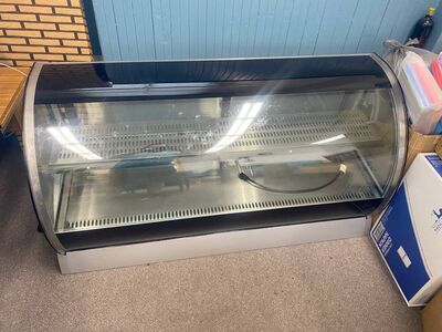 Refrigerated Display Cabinet / 59" Vollrath RDE816 (Heating or Cooling)