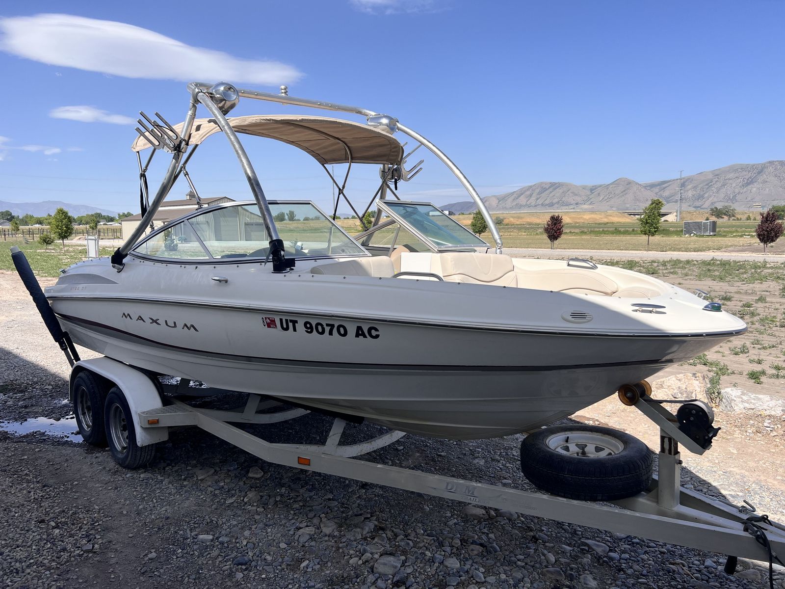 2002 Maxum 2100SR
