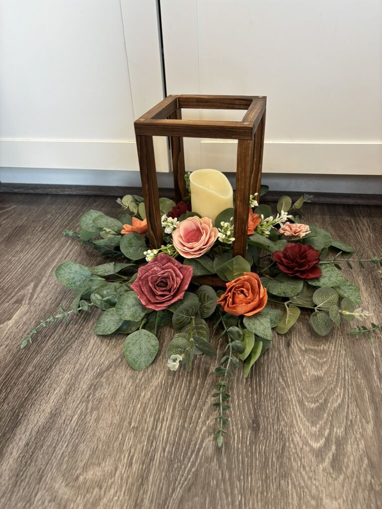 lantern Wood Flower Centerpiece