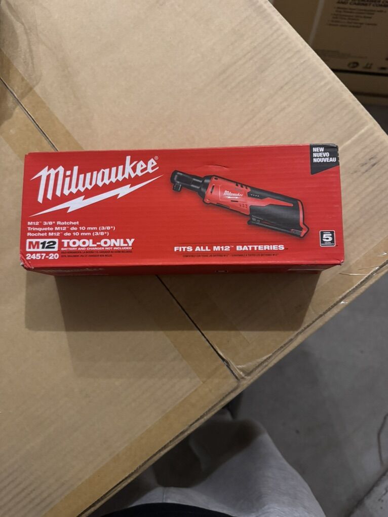Milwaukee M12 3/8 ratchet