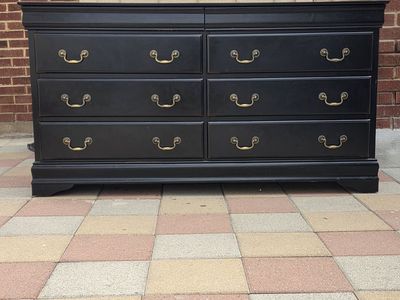 8 Drawer Black Dresser