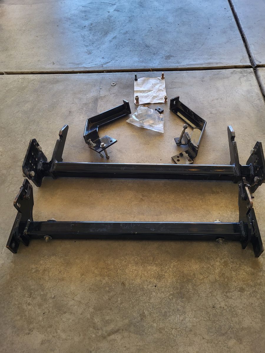 Hiniker snow plow mount