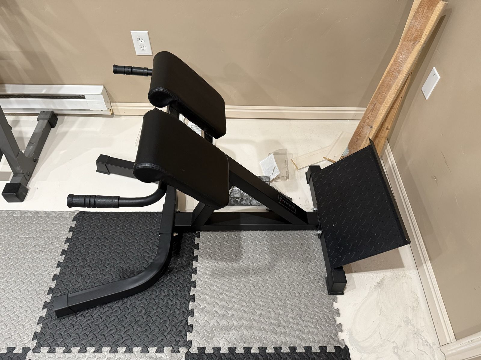 Back Extension Bench