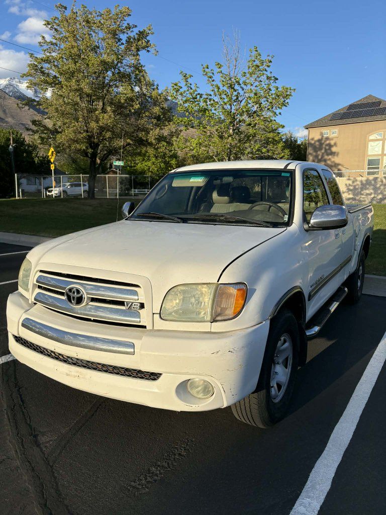2004 TOYOTA TUNDRA SR5 V8