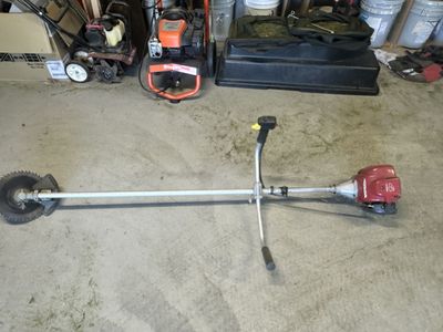 Honda GX35 string trimmer