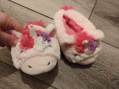 Girls Pink Unicorn Plush Slippers Size 5/6