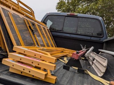 2 tier scaffold w/safety rail