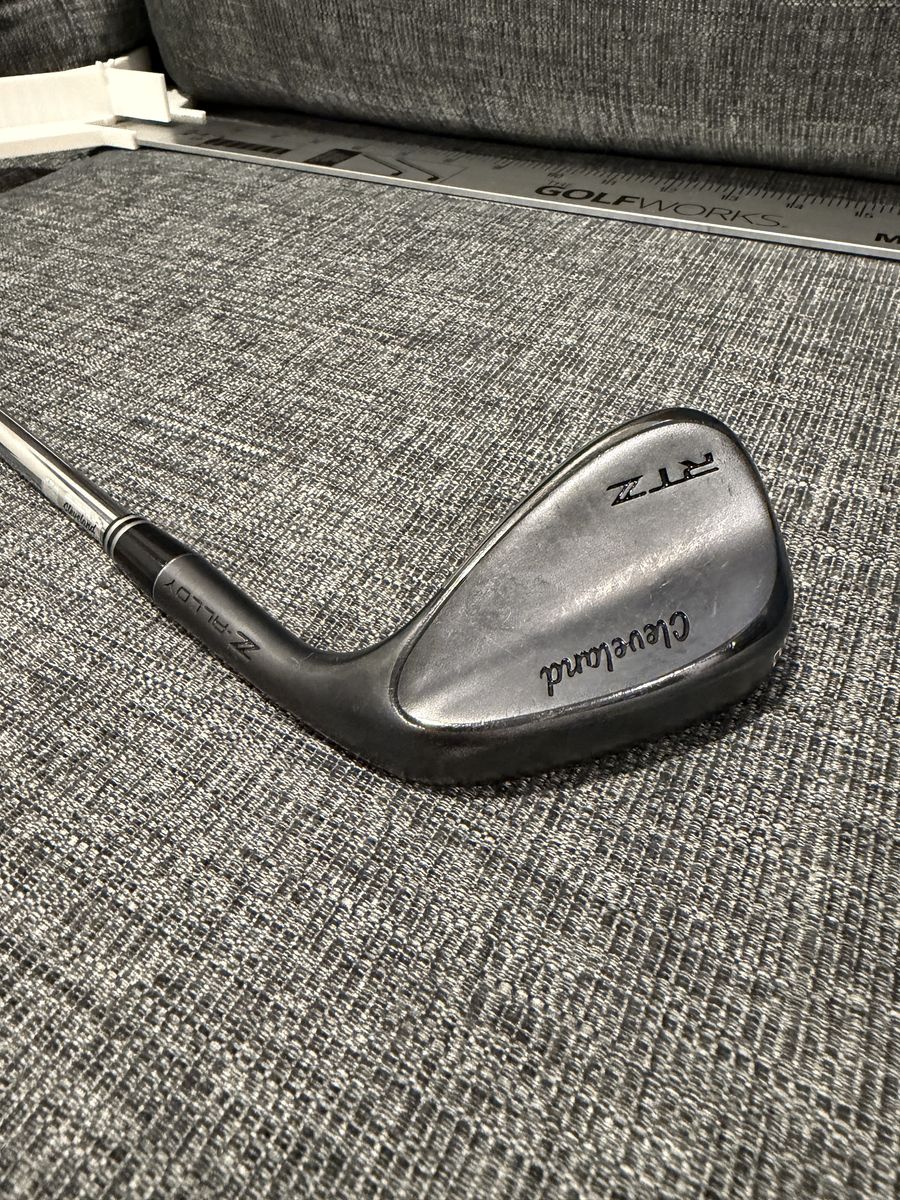 Cleveland RTZ Satin Black 52* Mid Grind 10* Bounce DG Spinner Wedge