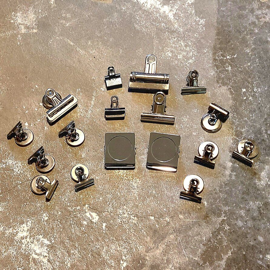 18 Vintage Clips + 5 Magnets