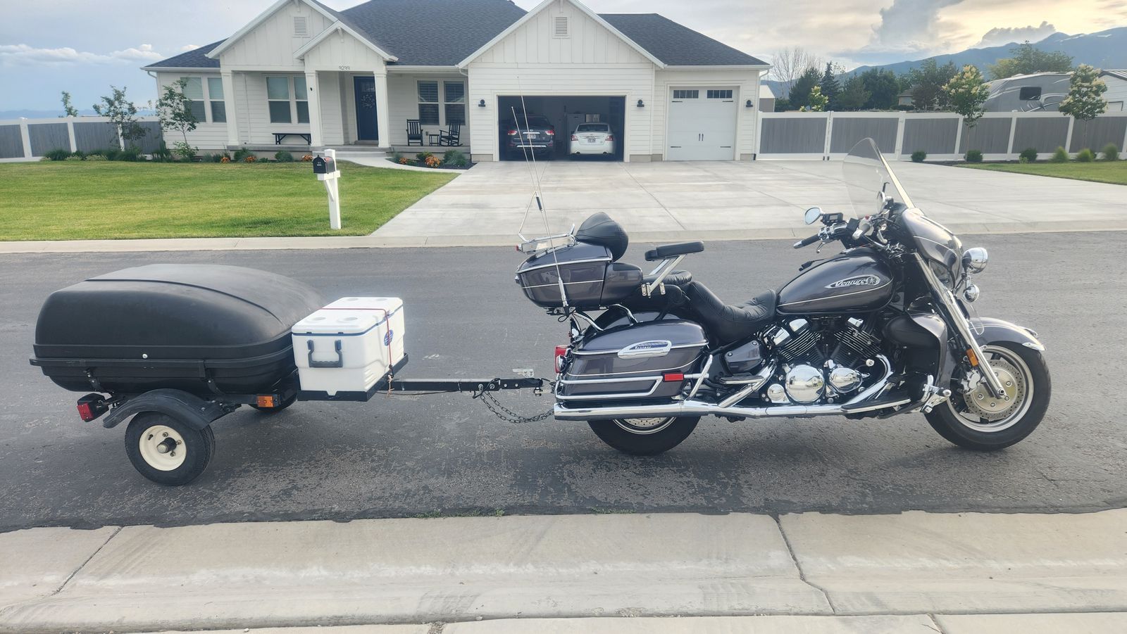 2008 Yamaha Royal Star Venture – Low Miles, Loaded, Road-Ready – Clean Title. $5,500 or best offer