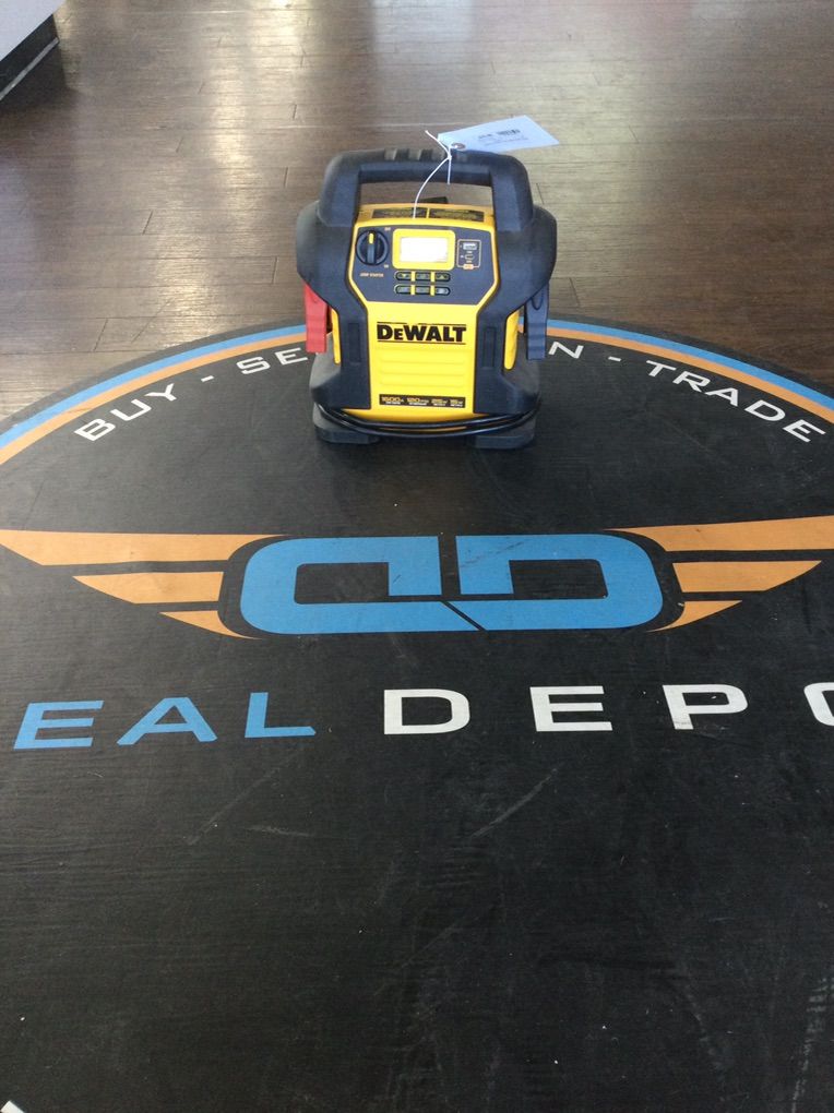 Dewalt Jump Starter.    #E75013520