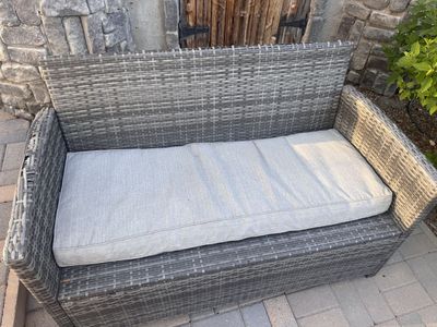 Gray Wicker Patio Loveseat / Bench w Cushion