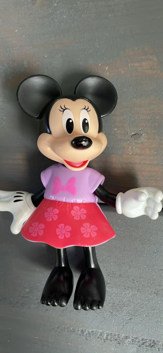 6 Inch Poseable Minnie Mouse with Removeable Dress