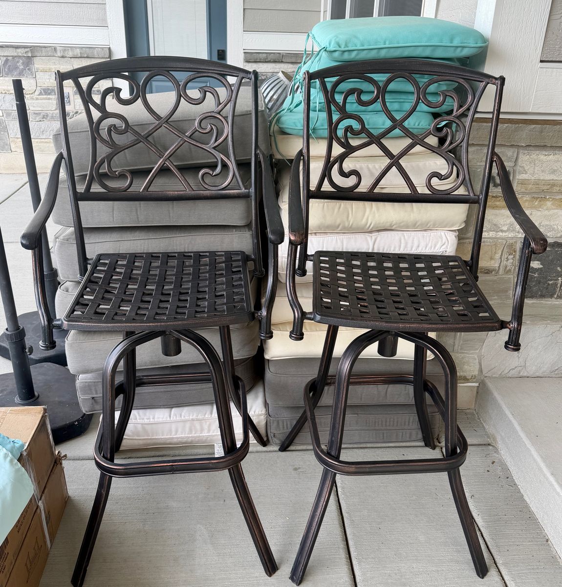 Swivel Patio Bar Stools- Set of 4