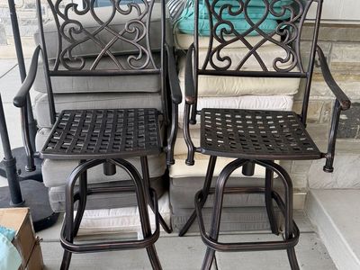 Swivel Patio Bar Stools- Set of 4