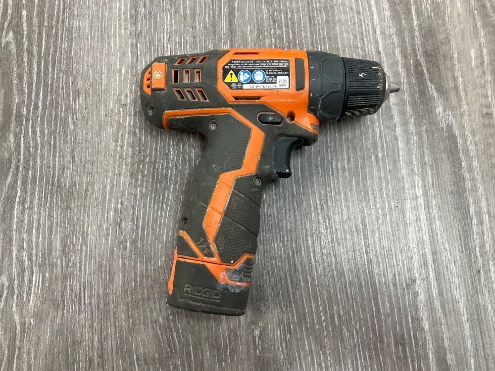 RIDGID 3/8 INCHES CORDLESS DRILL W/ BATTERY