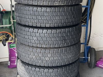 225/70R 19.5 tires 6 almost new