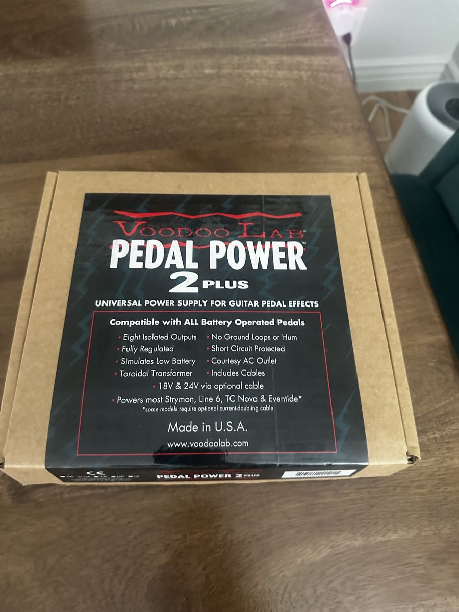 Voodoo Lab Pedal Power 2 Plus Universal Power Supply for Guitar Effects Pedals