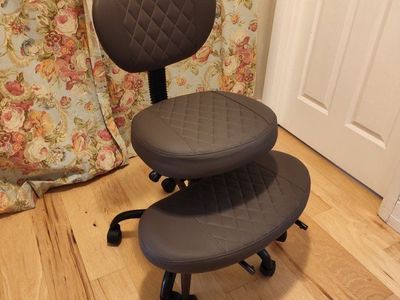 Ergonomic Cross Legged Office Chair with Wheels