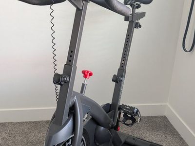 schwinn ic2 stationary bike