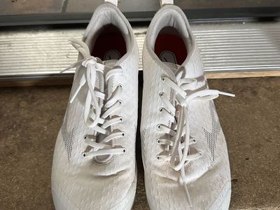 Mizuno Baseball Cleats White Athletic Shoes Size 10.5