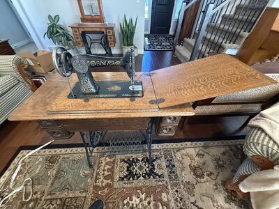 Antique sewing Machine And Table
