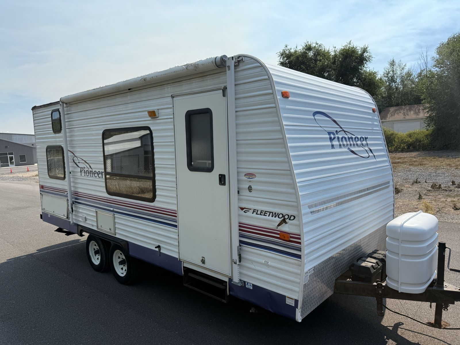 Fleetwood Pioneer Travel Trailer - Bumper Pull RV