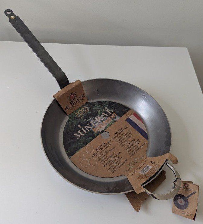DeBuyer 14-1/8" Carbon Steel Nonstick* Pan