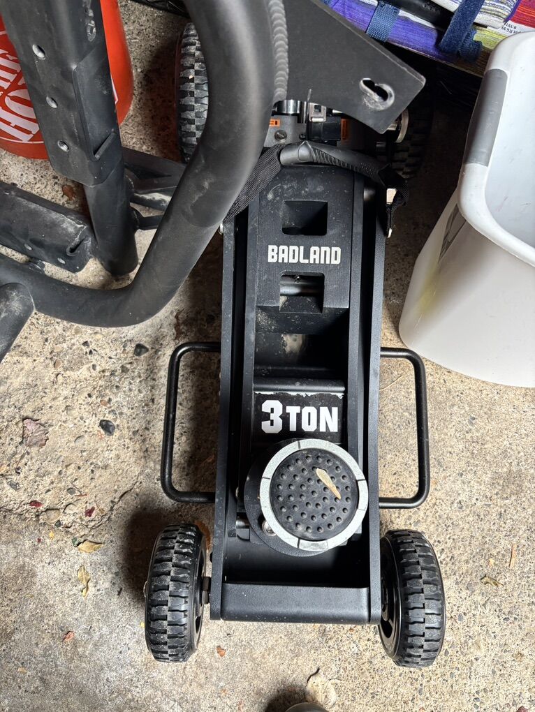 BADLAND 3 Ton Off-Road Lift Jack