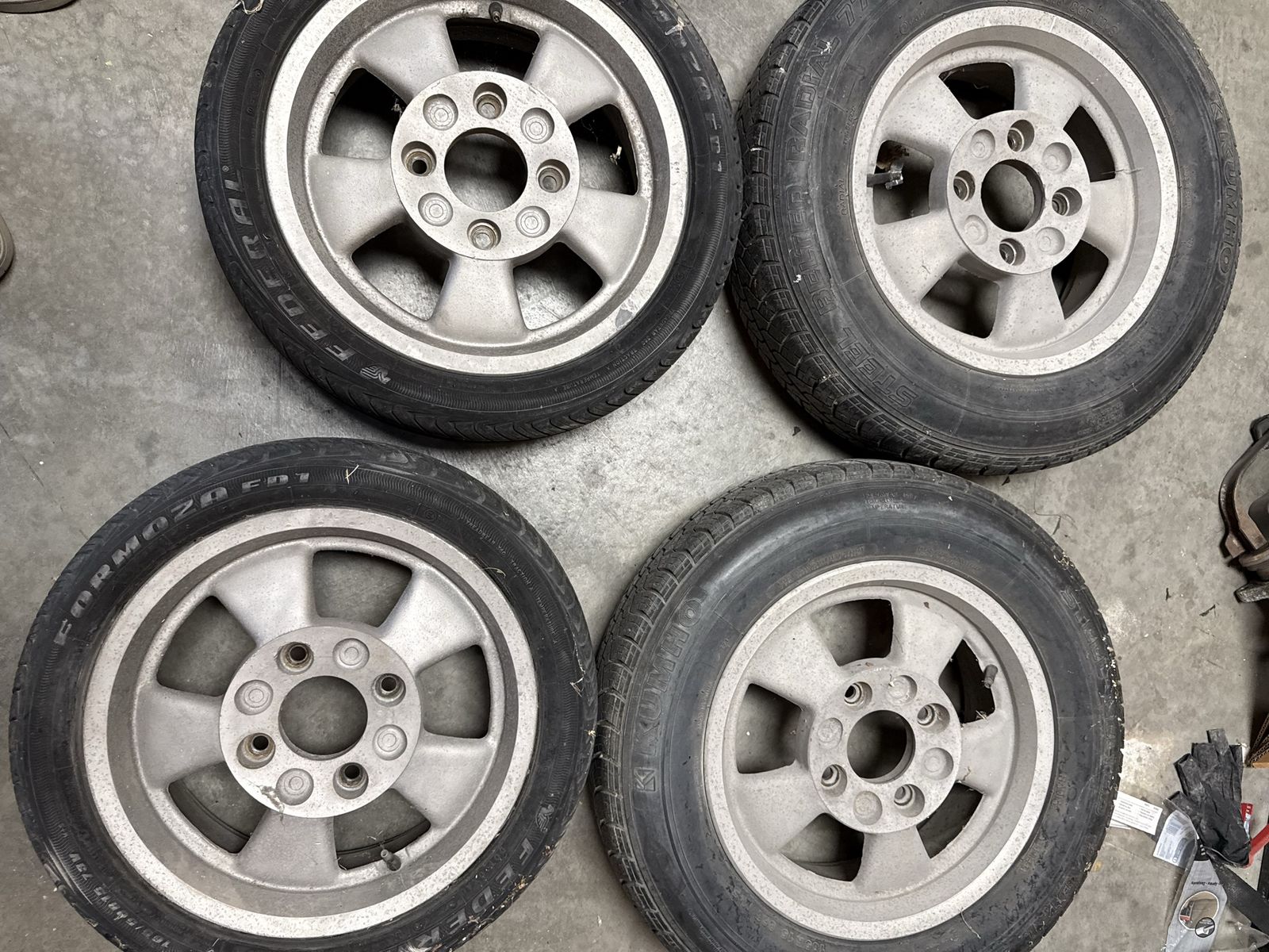 4 Vw bug or Porsche rims