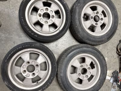 4 Vw bug or Porsche rims