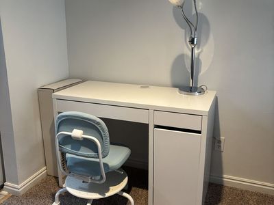 Child desk