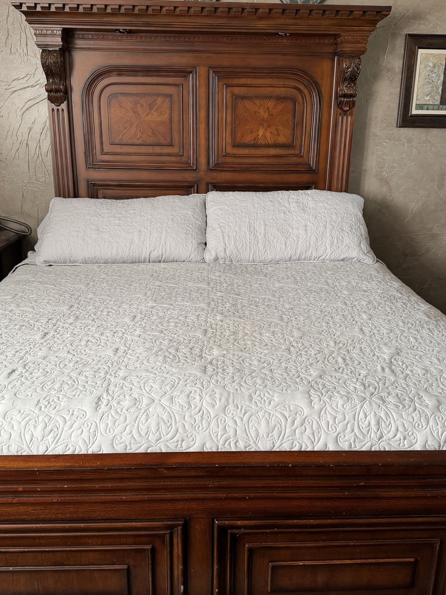 Ornate solid wood Queen size Bedroom Set with Bed Frame, Dresser with Mirror, Armoire and 1 night stand. 