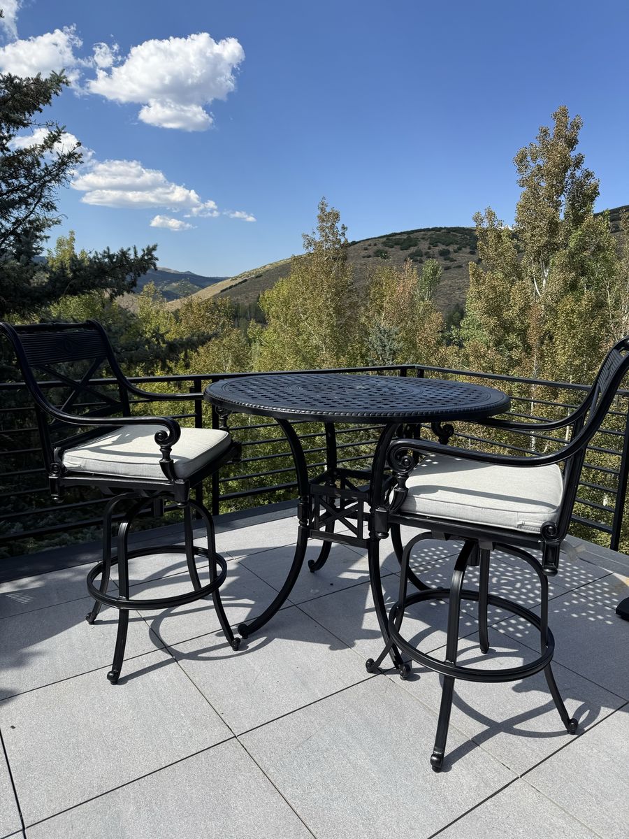 Frontgate BAR SWIVAL STOOLS (3 Avail)