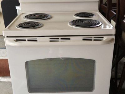 GE Self-cleaning Electric Coil Range