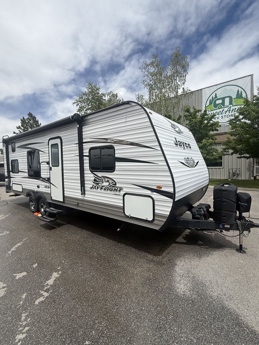 2018 Jayco Jay Flight 26BH Bunk Bunkhouse Travel Trailer with Bunks