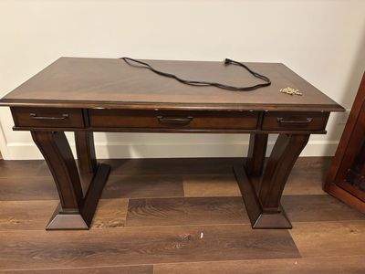 Executive office desk