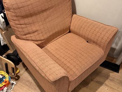 Free Rocker/recliner chair