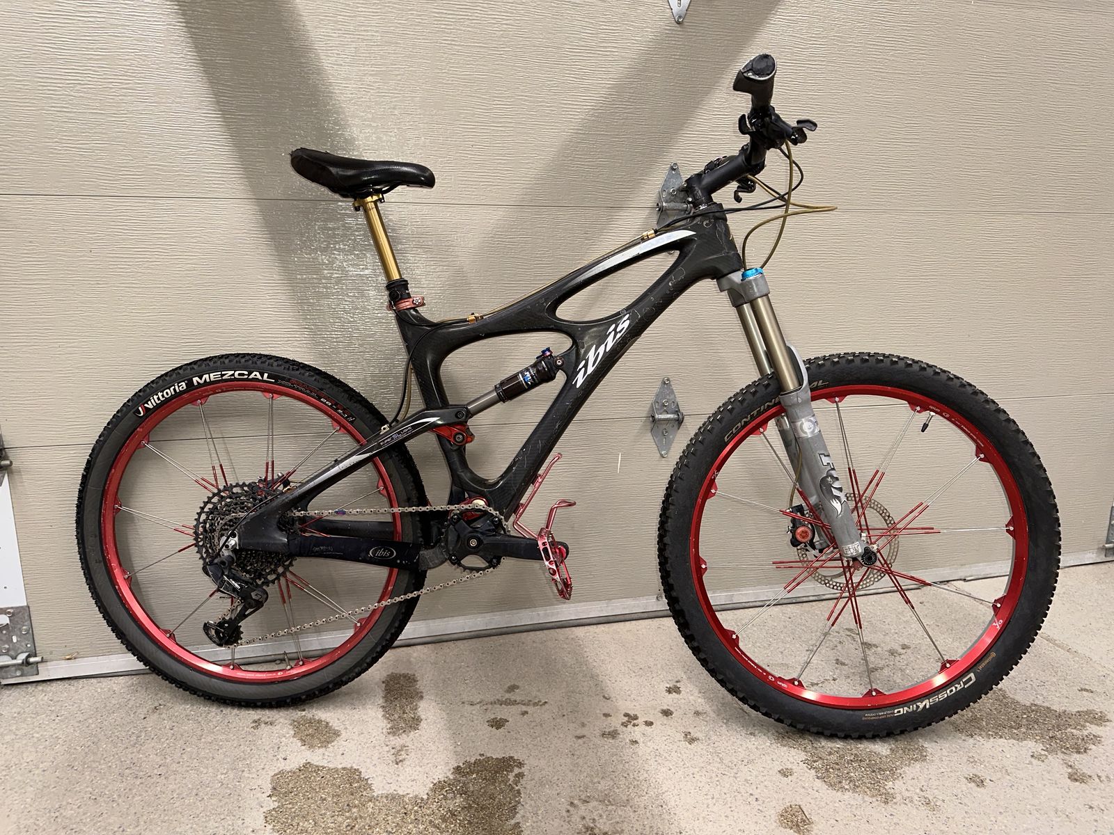 Custom Carbon Ibis Mojo SL Medium – "Red & Raw" Edition – SRAM Eagle 1x12