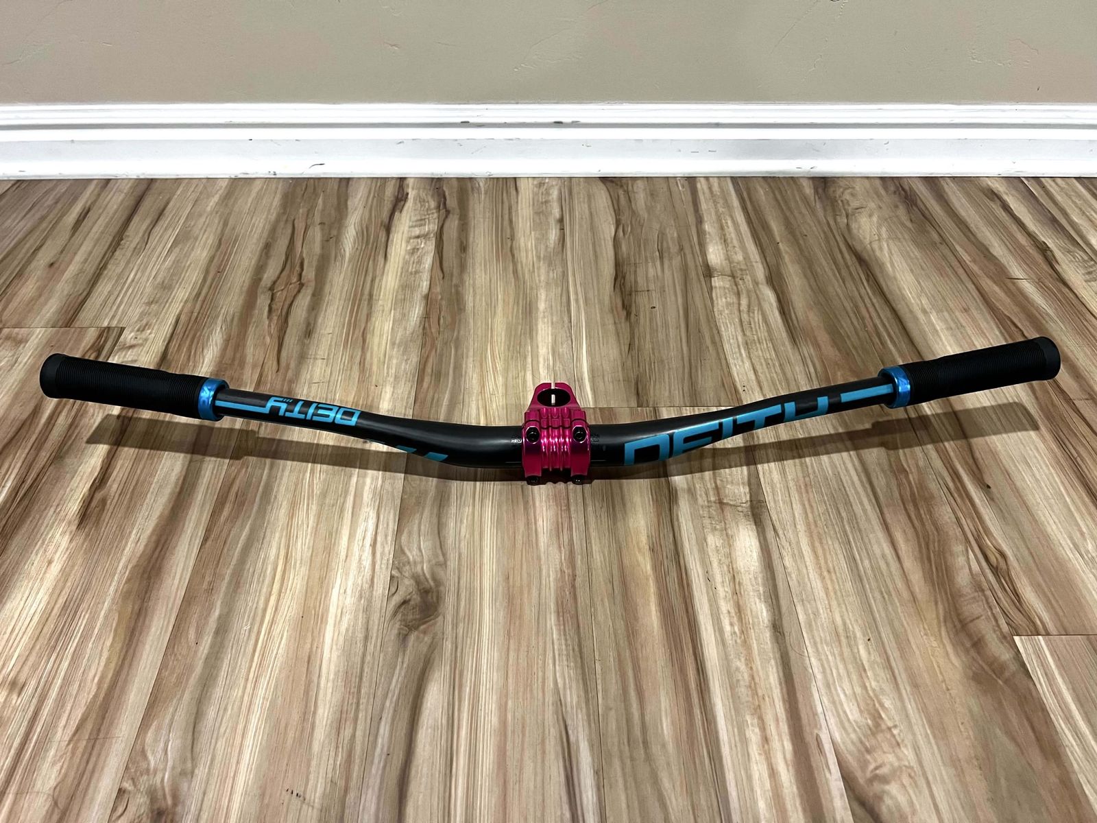 Deity Carbon 35mm handlebar and Deity Copperhead Stem and Race Face grips